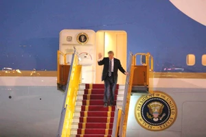 Chùm ảnh Tổng thống Donald Trump tới Hà Nội