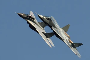 Uy lực siêu tiêm kích tàng hình Sukhoi Su-57 của Nga