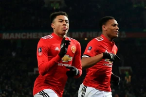 Lingard, Lukaku ghi bàn, MU 'đè bẹp' Derby County