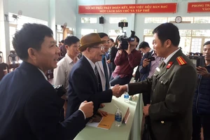 Công an xin lỗi người 33 năm mang thân phận bị can