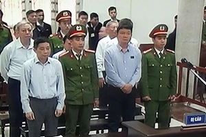 Clip: Ông Đinh La Thăng điềm tĩnh trả lời HĐXX