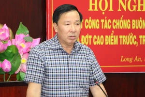 Chủ tịch UBND tỉnh, Trưởng Ban chỉ đạo 389 tỉnh Long An Nguyễn Văn Út đề nghị các ngành, các địa phương đẫy mạnh hơn nữa công tác kiểm tra đấu tranh phòng, chống buôn lậu, gian lận thương mại, hàng giả