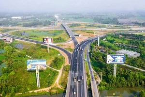 Nút giao cao tốc TPHCM - Trung Lương và Trung Lương - Mỹ Thuận 