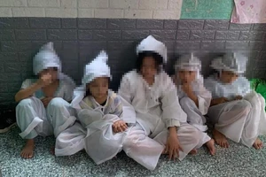 Sau ly hôn chồng đâm chết vợ, bỏ lại 5 con nhỏ