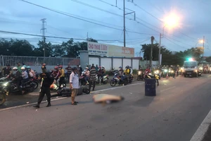 Xe máy va chạm với xe khách 16 chỗ, nam thanh niên tử vong