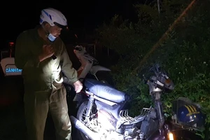 Tìm người đàn ông bỏ xe máy, nhảy cầu Rạch Miễu