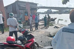 Mẹ có tiền sử tâm thần ôm con gái 3 tuổi nhảy cầu tự tử