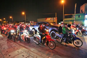 Người dân miền Tây ùn ùn kéo về quê nghỉ lễ 2-9 