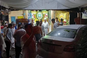 Xe ô tô lao vào đám tang, tài xế xác nhận ngủ gật