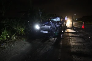 Xe đạp điện va chạm với ô tô con, một nam sinh tử vong