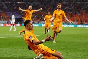 Xem 2 bàn thắng của Hà Lan trước Senegal