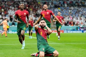Xem cú đúp Bruno Fernandes giúp Bồ Đào Nha đánh bại Uruguay 2-0