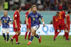 Xem Nhật Bản đánh bại Tây Ban Nha 2-1
