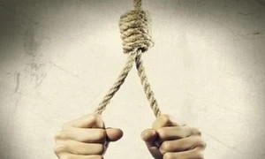 Nguyên trưởng phòng GD&ĐT ở Long An chết trong tư thế treo cổ tại nhà 