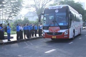 Chuyến xe 0 đồng ấm lòng công nhân, lao động về quê đón tết