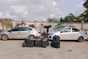 Tài xế bỏ xe lại cùng tang vật với 10.000 bao thuốc lá
