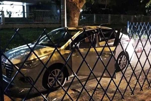 Tài xế tử vong bên trong ô tô đậu ven đường trong khu công nghiệp