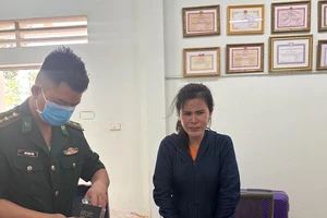 Nhập cảnh vào Việt Nam thì bị bắt nghi tàng trữ chất ma túy