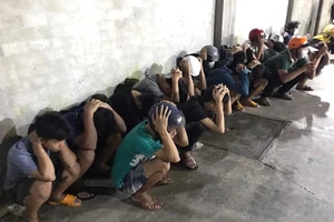 Nhóm thanh niên bị lực lượng chức năng bắt giữ