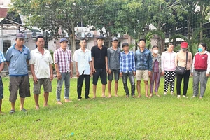 Long An : Bắt quả tang 21 người đang lắc tài xỉu