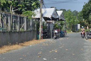 Ghen tuông, một phụ nữ tẩm xăng đốt người tình rồi uống thuốc tự vẫn