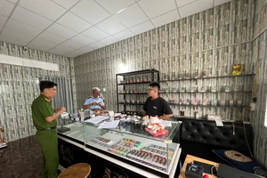 Long An: Thu giữ gần 1.200 sản phẩm thuốc lá điện tử không rõ nguồn gốc