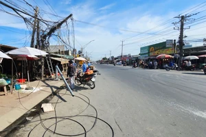 Dây điện cáp quang bị xe đầu kéo làm đứt