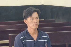 Lãnh 1 năm tù vì khai thác cát trái phép trên sông Tiền