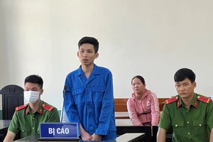 Thanh niên lãnh 1 năm 6 tháng tù vì vận chuyển pháo lậu kiếm lời