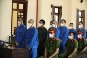 Nhóm thanh niên đánh chết học sinh lớp 11 bị phạt từ 2-8 năm tù