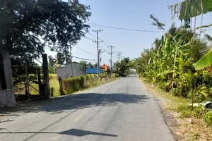 Va chạm với xe máy, học sinh lớp 5 đi xe đạp điện tử vong