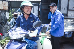 Những giọt nước nghĩa tình đến với người dân vùng hạ Long An