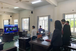 Lừa khách về nhà trọ bán dâm để đồng bọn trộm tài sản