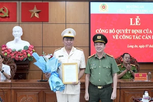 Công an tỉnh Long An bổ nhiệm, điều động nhiều cán bộ