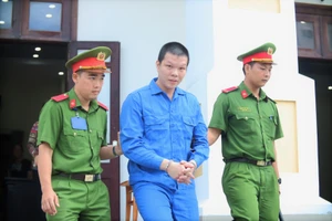 Vụ 'bắt cóc con của bạn thân', nhiều người liên quan không đến phiên tòa tạm hoãn