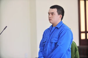 Tử hình kẻ giết người, cướp của và hiếp dâm người phụ nữ bán vé số