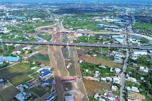 Ngắm siêu nút giao kết nối giữa Vành đai 3 với cao tốc Bến Lức - Long Thành và TP.HCM – Trung Lương dần hình thành