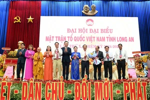Bà Nguyễn Thị Thu Trinh đắc cử chức Chủ tịch UBMTTQ Việt Nam tỉnh Long An