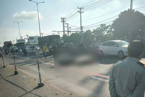 Va chạm xe ô tô, nữ công nhân tử vong tại chỗ