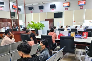 Cấp đổi giấy phép lái xe quá tải, ngành GTVT Long An khuyến cáo