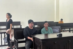 Chưa thể tuyên án 1 vụ hai cha con hầu toà vì tranh chấp đất đai