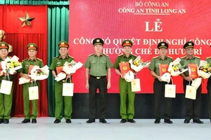 Công an tỉnh Long An: 28 lãnh đạo cấp phòng và công an cấp huyện nghỉ hưu trước tuổi