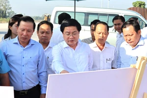 Bí thư Tỉnh ủy Long An kiểm tra tiến độ các công trình trọng điểm