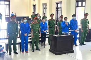 Hoãn xét xử nhóm mua bán hơn 50 kg ma túy, từng tông chết CSGT và hai người dân