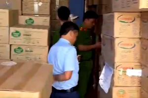 Phát hiện gần 25 tấn sữa bột không rõ nguồn gốc ở Long An