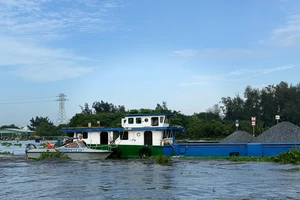 Long An mở đợt cao điểm xử lý vận chuyển và khai thác cát sỏi trái phép