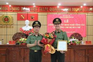 Giám đốc Công an tỉnh Long An nhận quyết định nghỉ chờ hưu