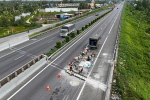 Cao tốc TP.HCM – Trung Lương rào chắn sửa chữa, tài xế lưu thông chú ý