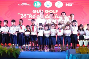 Giải golf gây quỹ hơn 600 triệu đồng tiếp sức học sinh nghèo Tây Ninh
