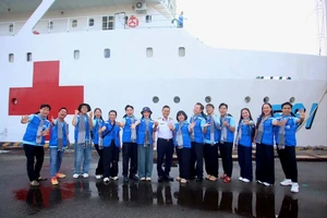 Đoàn đại biểu TP.HCM khởi hành thăm vùng biển đảo Tây Nam của Tổ quốc